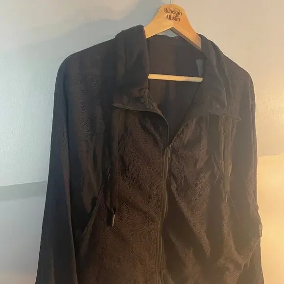 Lululemon In Depth Jacket Lace Combo Black Edition RARE Athletic Size 6 EUC - Picture 9 of 14